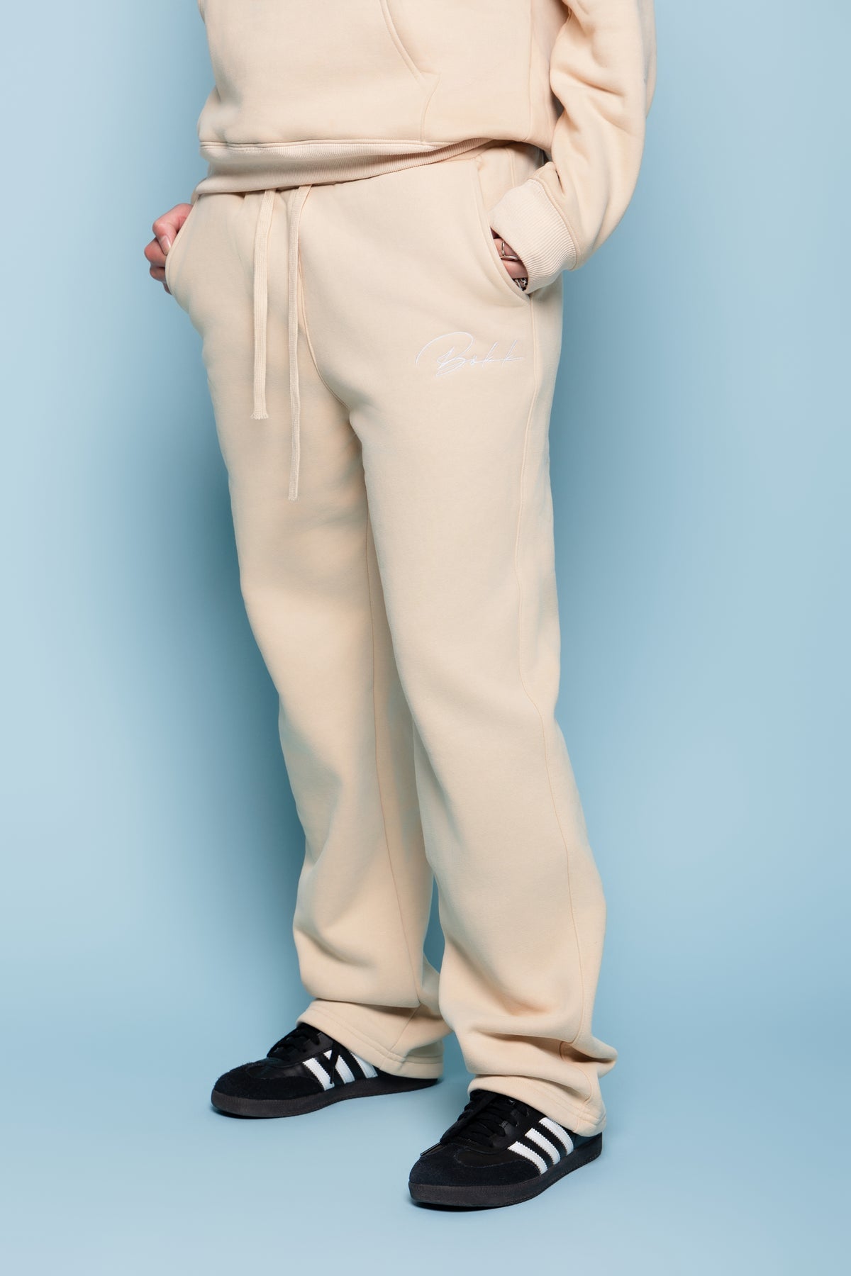 Joggers in beige colour