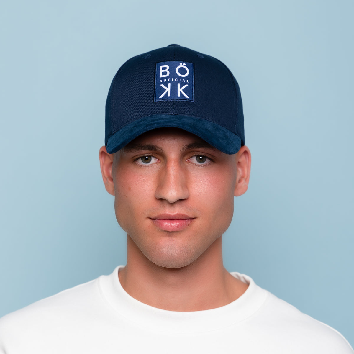 Cap in navy blue