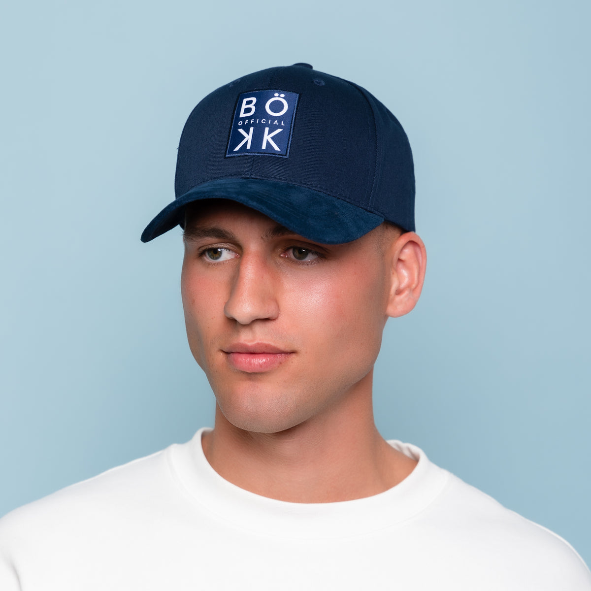 Cap in navy blue