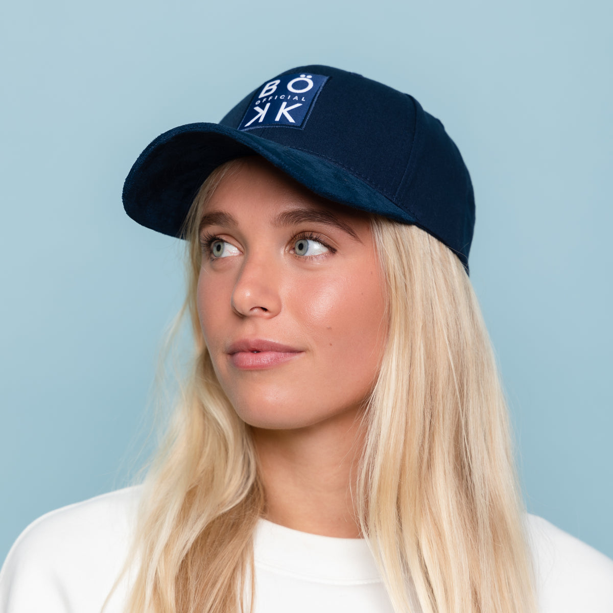 Cap in navy blue